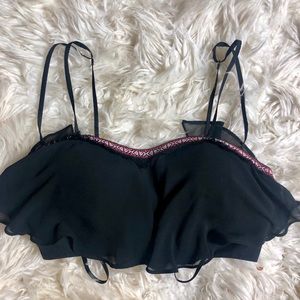 Bebe chiffon flowy crop top